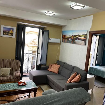 Duplex Sagasta Apartamentos-Sagasta Севиля Екстериор снимка